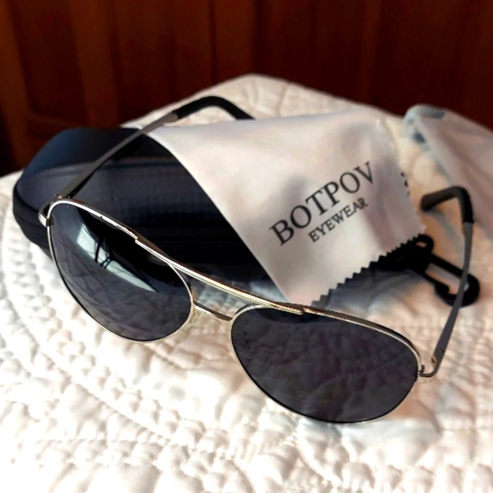 *🆕 BOTPOV Polarized Silver Aviator Frames, Black Lens Sunglasses with Case, NEW
